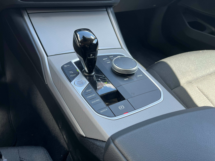 BMW 318 Touring 318iA Panodak/Virtual/Carplay/Cruise/PDC/...!! Leconte Motors