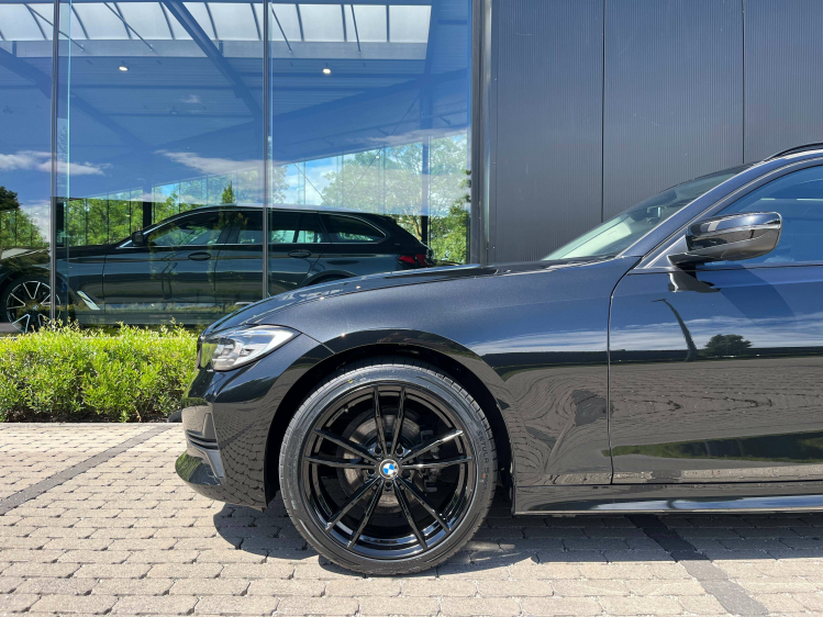 BMW 318 Touring 318iA Panodak/Virtual/Carplay/Cruise/PDC/...!! Leconte Motors