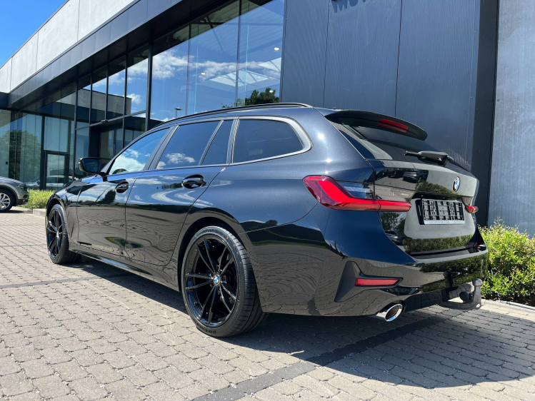 BMW 318 Touring 318iA Panodak/Virtual/Carplay/Cruise/PDC/...!! Leconte Motors