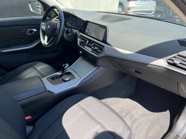 BMW 318 Touring 318iA Panodak/Virtual/Carplay/Cruise/PDC/...!! Leconte Motors