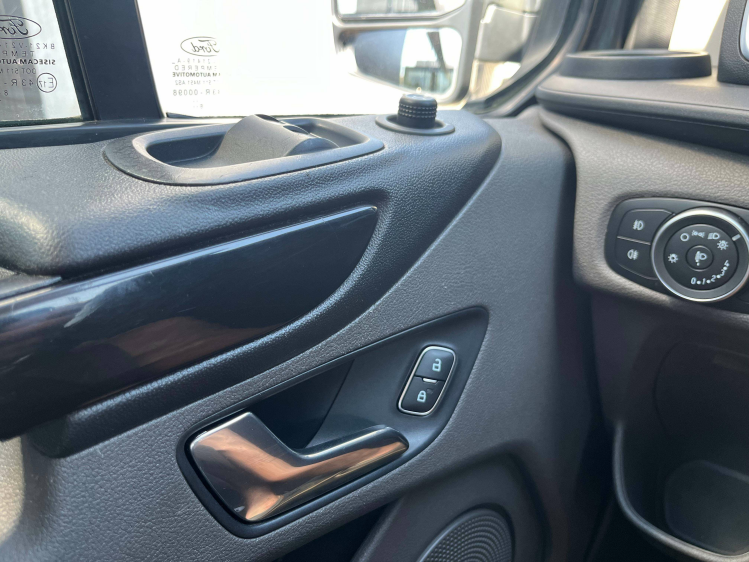 Ford Transit Custom Transit Custom 2.0 TDCi Verlengd Dubbele Cabine/2x Schuifdeur/Trekhaak/...!! Leconte Motors