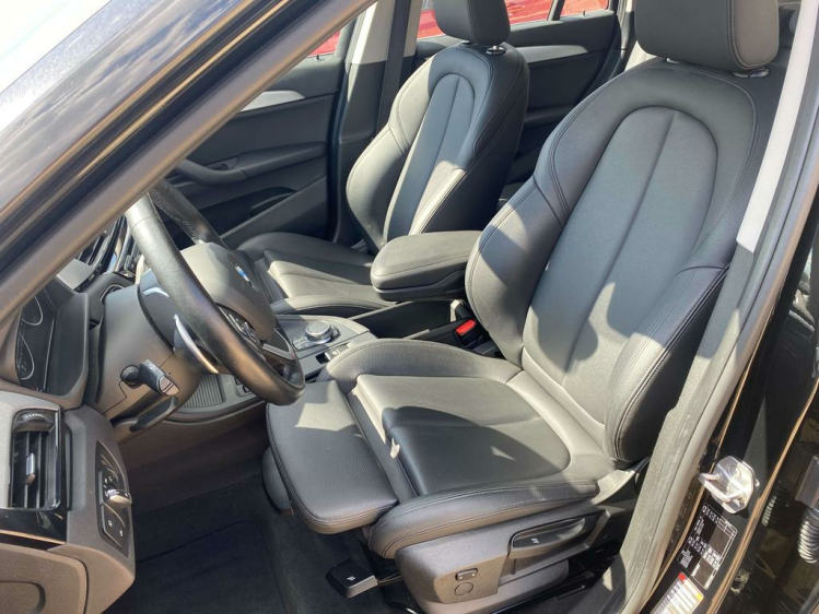 BMW X1 2.0 dAS sDrive18 Full-LED/Sportzetels/Gps-Pro/HUD! Leconte Motors