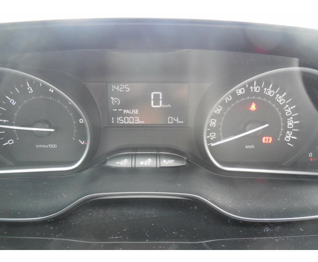 Peugeot 2008 1.2 Benz grijs bj. 09/2015 115002 km Garage Van Wassenhove