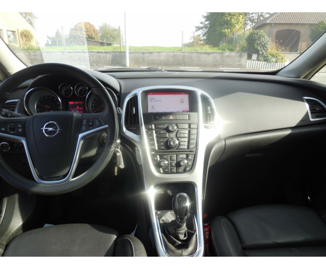 Opel Astra Sports Tour. 1.6 benz Turbo grijs bj.2014 97011 k Garage Van Wassenhove