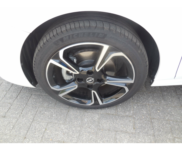 Opel Corsa F Elegance 1.2 benz Turbo wit bj. 02/2022 2 km Garage Van Wassenhove