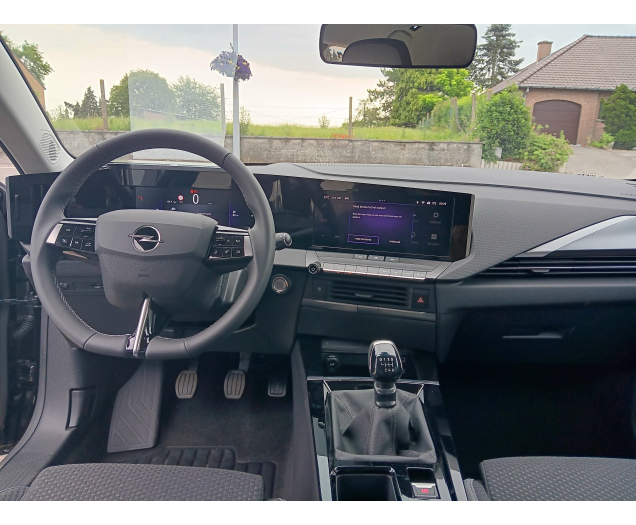 Opel Astra L Edition 1.2 benz Turbo 130 pk bj. 11/2022 50 km Garage Van Wassenhove