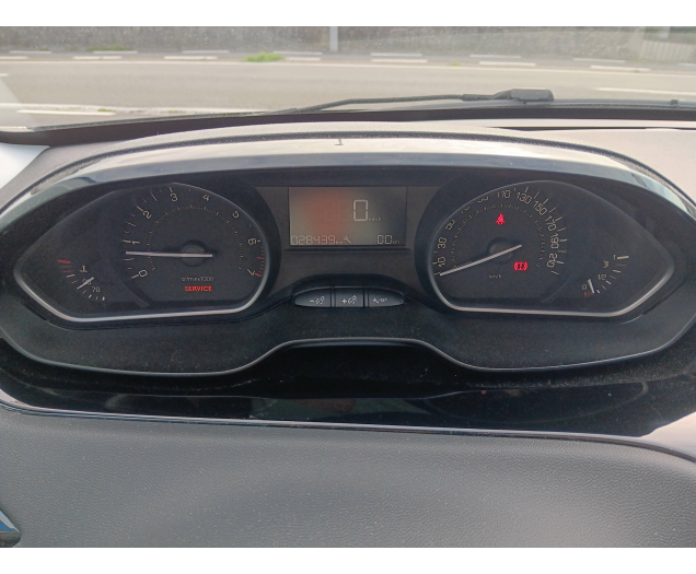 Peugeot 208 1.2 Benz PureTech grijs bj. 10/2015 28437 km Garage Van Wassenhove