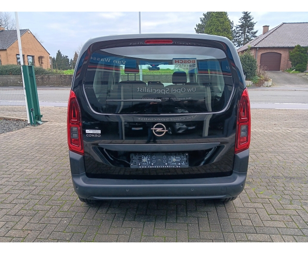 Opel Combo Life 1.2 benz zwart bj. 10/2023 12 km**overname** Garage Van Wassenhove
