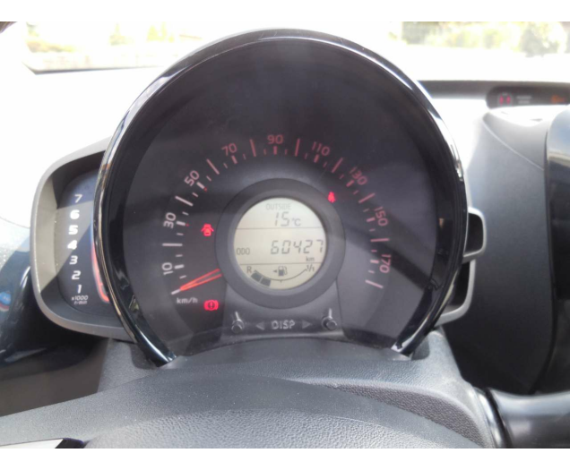Toyota Aygo 1.0 benz VVT-i x-wave grijs bj.10/2015 60425 km Garage Van Wassenhove