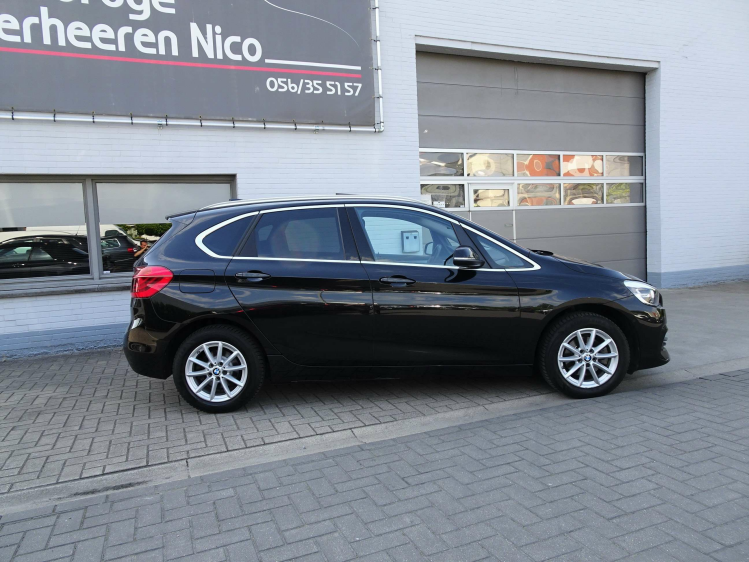 BMW 216 dA Active AUTOMAAT,PANODAK,NAVI,BLUETH,PDC V+A Garage Nico Vanderheeren BV