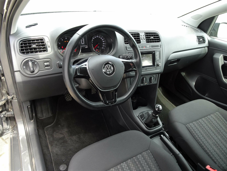Volkswagen Polo 1.0i 5d.  