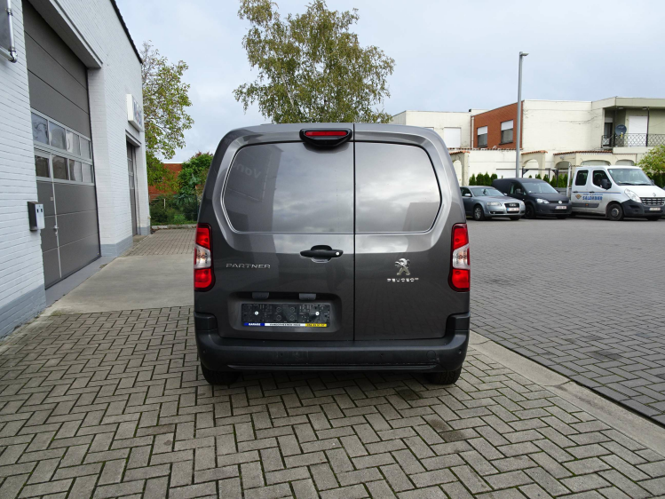 Peugeot Partner 1.6HDi 3pl. NAVI,CAMERA,APPLECARPLAY  16.950+BTW Garage Nico Vanderheeren BV