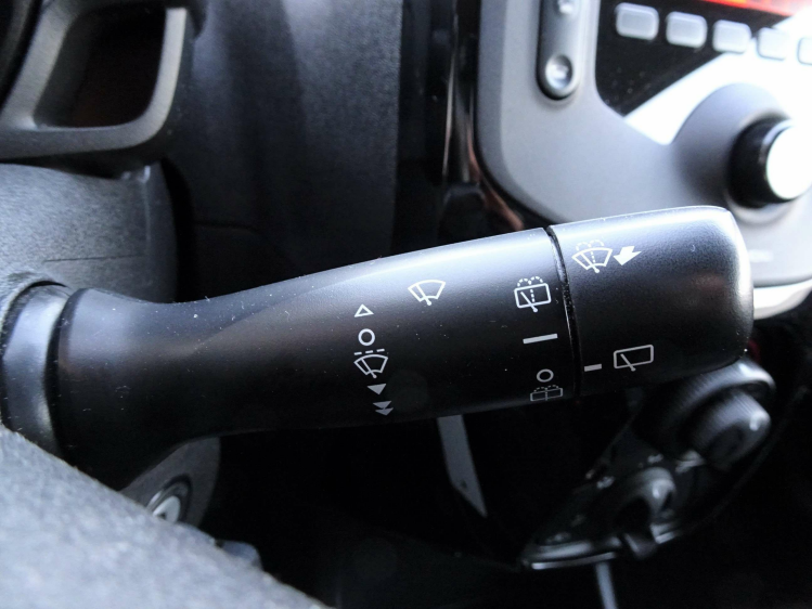 Peugeot 108 1.0VTi 5d. Style AIRCO,CRUISE,BLUETH,ALU,SERVO,USB Garage Nico Vanderheeren BV