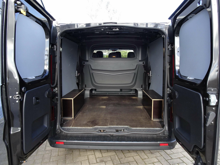 Opel  Vivaro 6pl. Dubbele cabine L1H1 NAVI, CRUISE, PDC Garage Nico Vanderheeren BV