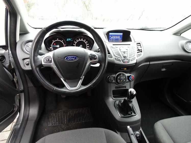 Ford Fiesta 1.5TDCi 2pl. Lichte vracht NAVI,AIRCO,PDC,BLUETH Garage Nico Vanderheeren BV