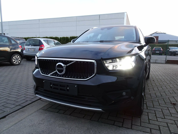 Volvo XC40 1.5T2 Momentum NAV,CARPLAY,CAMERA,FULL LED,KEYLESS Garage Nico Vanderheeren BV