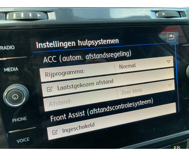 Volkswagen Golf 116pk -LEDER -Airco -GPS -Parksensors -R-LINE -ACC Garage Vandeginste