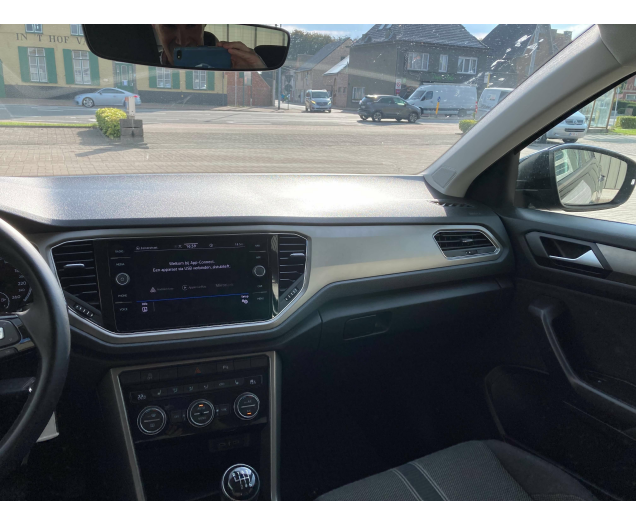 Volkswagen T-Roc Style -Airco -GPS -ACC -Apple Carplay -Parksensors Garage Vandeginste