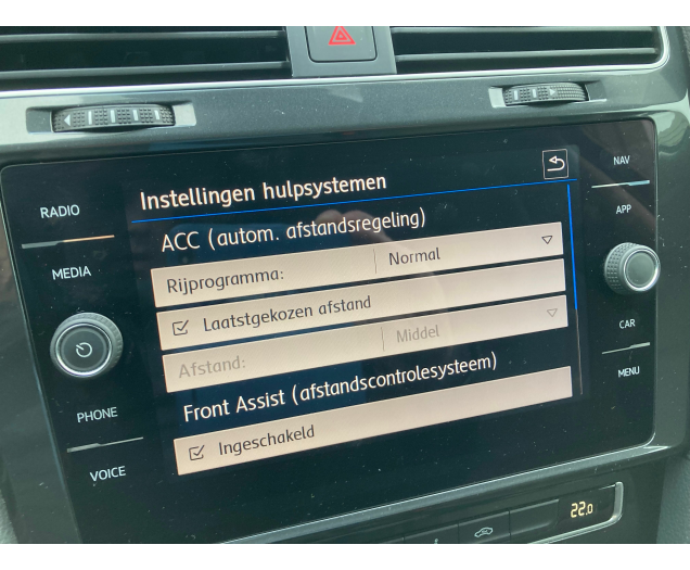Volkswagen GOLF 116pk benzine -Comfortline -GPS -Airco -Parksensor -Aluvelg Garage Vandeginste