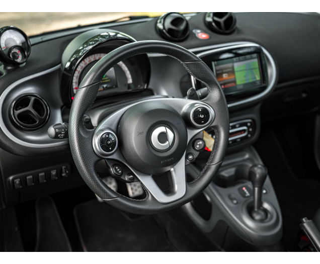 smart forTwo Cabrio Leder Sport,Navigatie,Alu velgen black Autohandel Quintens