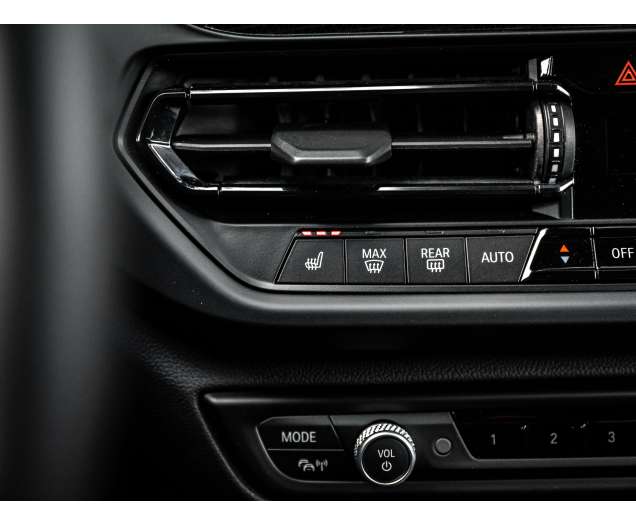 BMW 118 Sportline ,Sportzetels,LED Licht,Navigatie,Pdc Autohandel Quintens
