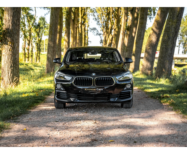 BMW X2 1.5i sDrive18,Leder Sportzetels,Privacy Glass,Gps Autohandel Quintens