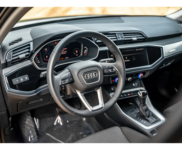 Audi Q3 Sportback,Adap Cruis,Privacy,Led licht,Sportzetels Autohandel Quintens