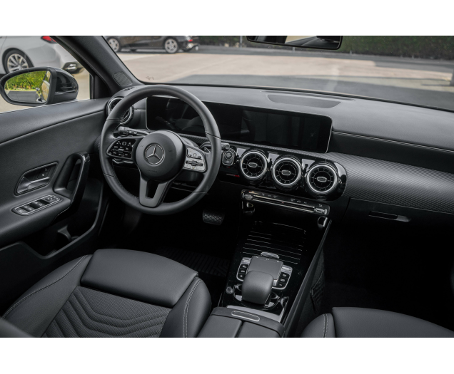 Mercedes-Benz A 180 GPS/HALF LEDERSPORT/AUTOMAAT/ALU.VELGEN/PARKASSIST Autohandel Quintens