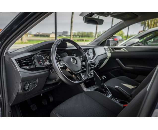 Volkswagen Polo 1.0i Comfortline/Gps/Parkeerhulp/getinte ruiten Autohandel Quintens