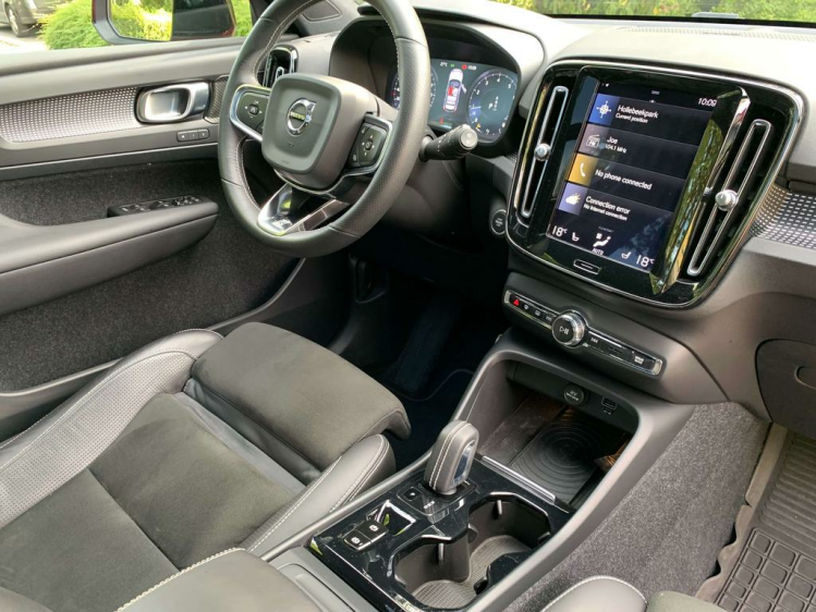 Volvo XC40 2.0 T5 AWD R-Design Geartronic BDO Cars