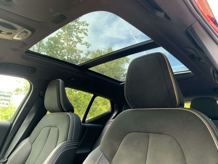 Volvo XC40 2.0 T5 AWD R-Design Geartronic BDO Cars