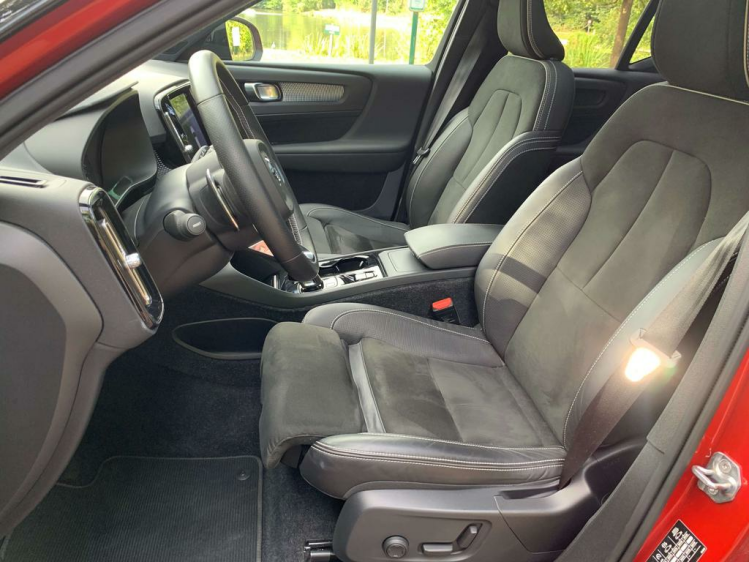 Volvo XC40 2.0 T5 AWD R-Design Geartronic BDO Cars