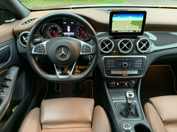 Mercedes-Benz CLA 180 AMG PACK / GARANTIE / 1st EIG / NAVI / LED / LEDER BDO Cars