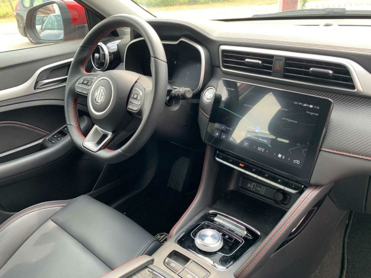 MG ZS 72 kWh EV Luxury Long Range 26.000€ FULL OPTION BDO Cars