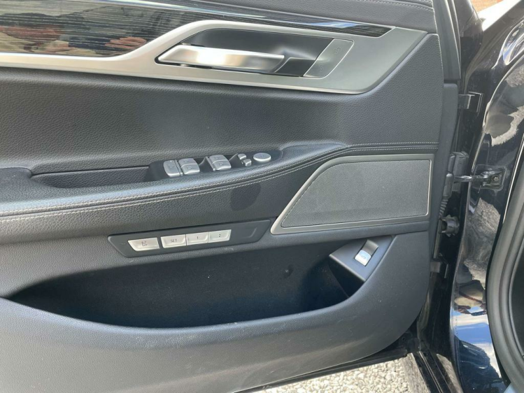 BMW 740 740eA Plug-In Hybrid M-Pack /HARMAN KARDON/HEAD UP BDO Cars