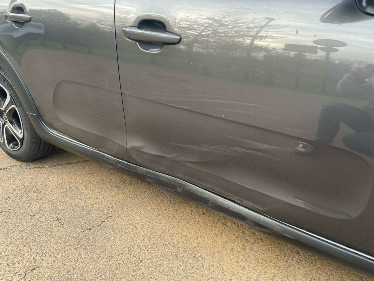 Citroen C3 1.2i 1st EIGENAAR / AIRCO / NAVI / SCHADE BDO Cars