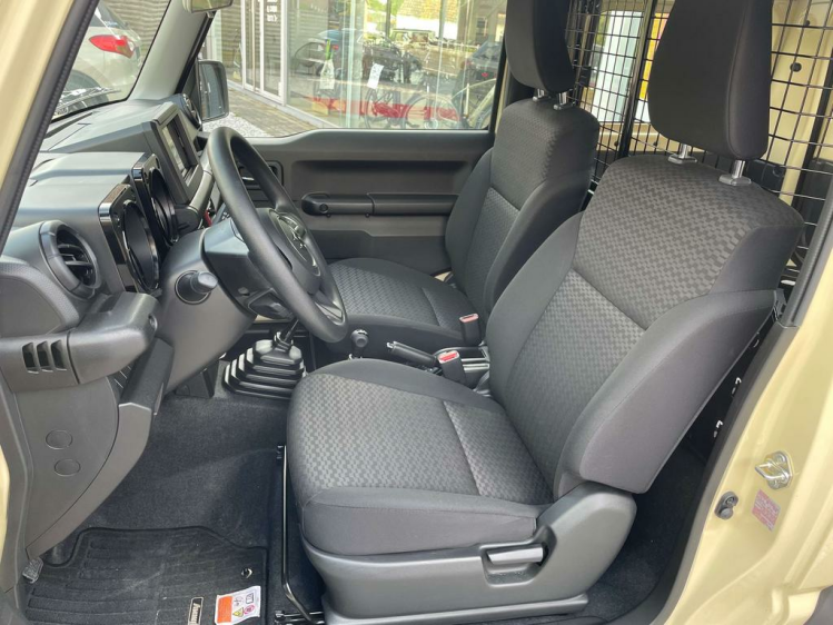 Suzuki Jimny 1.5 GL / 4X4 / NAVI / LED / LICHT VRACHT /GARANTIE BDO Cars