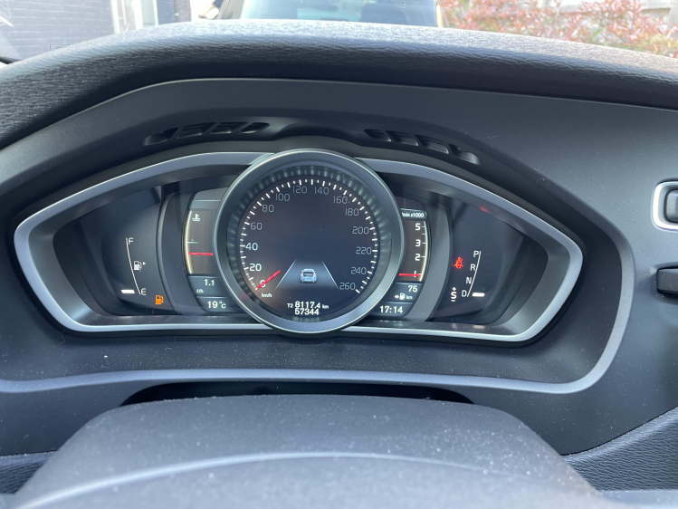 Volvo V40 D2 automaat full option met garantie BDO Cars