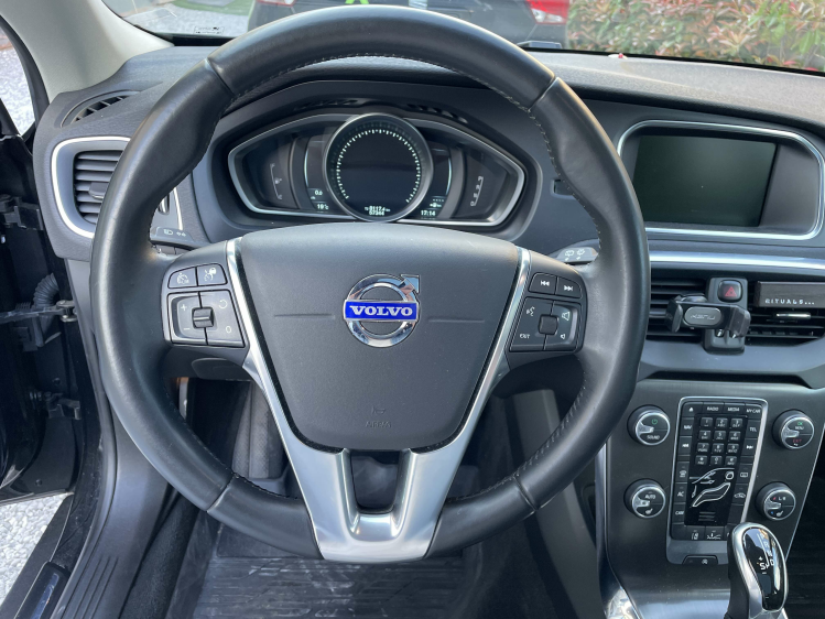 Volvo V40 D2 automaat full option met garantie BDO Cars