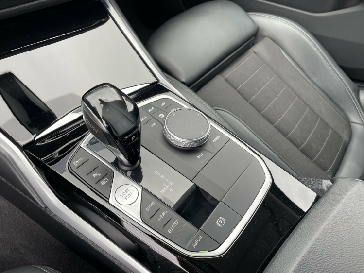 BMW 330 330e Touring Aut. 1st Eig / garantie / BTW aftrek. BDO Cars