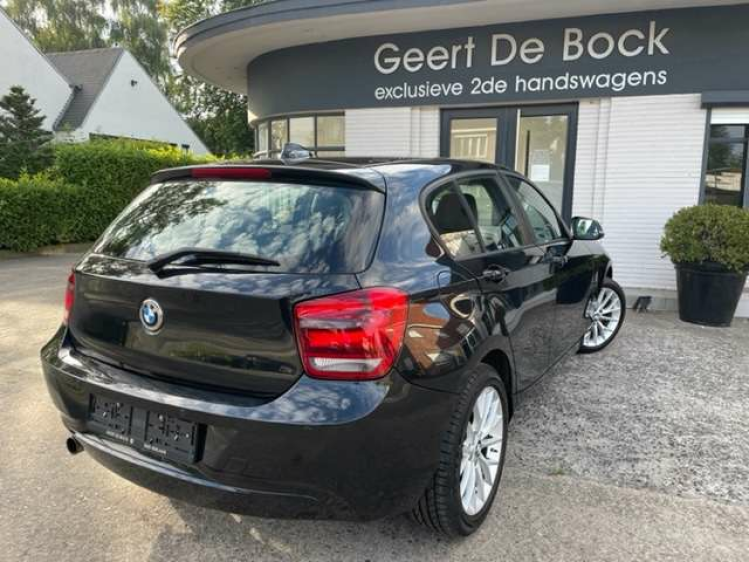 BMW 116 i AUTOMAAT/NAVI/PDC/17