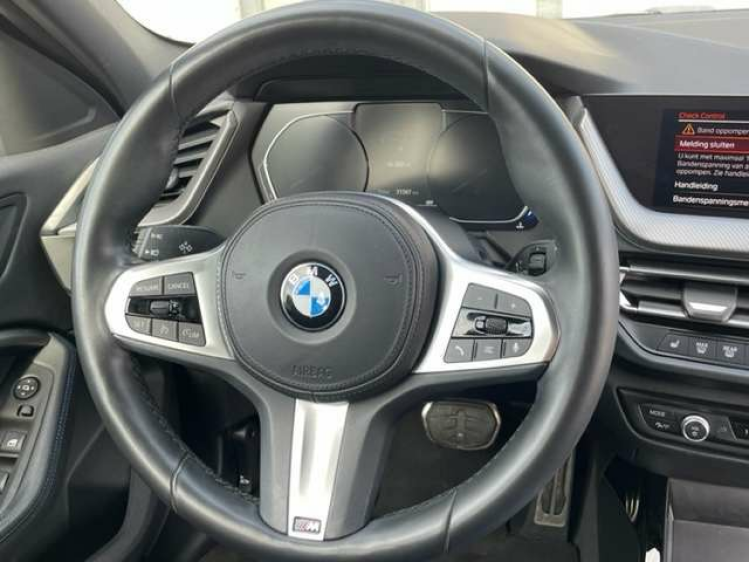 BMW 118 118iA M SPORT/AUTOMAAT/NAVI/19