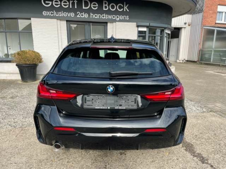 BMW 118 118iA M SPORT/AUTOMAAT/NAVI/19