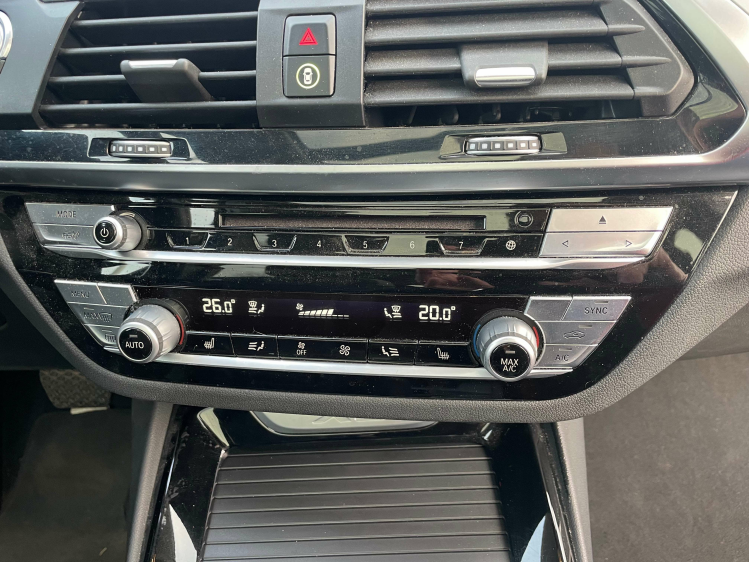 BMW X3 2.0 dA xDrive/NAVI/PANO/CAMERA/19