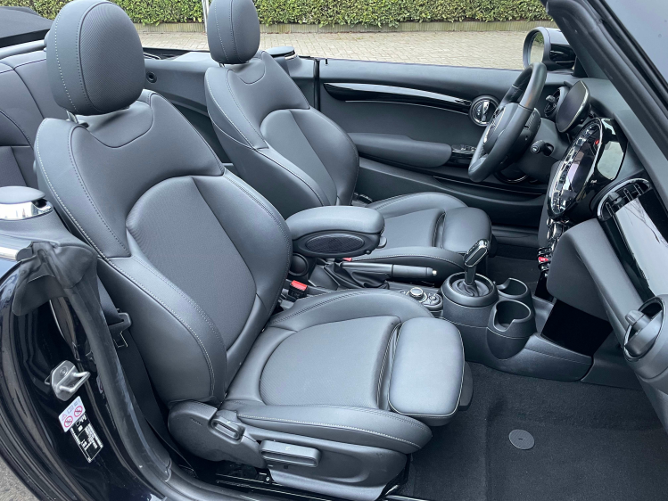 MINI Cooper Cabrio 1.5AUT/ SPORTNAVI/CAMERA/LEDER/PDC Geert De Bock