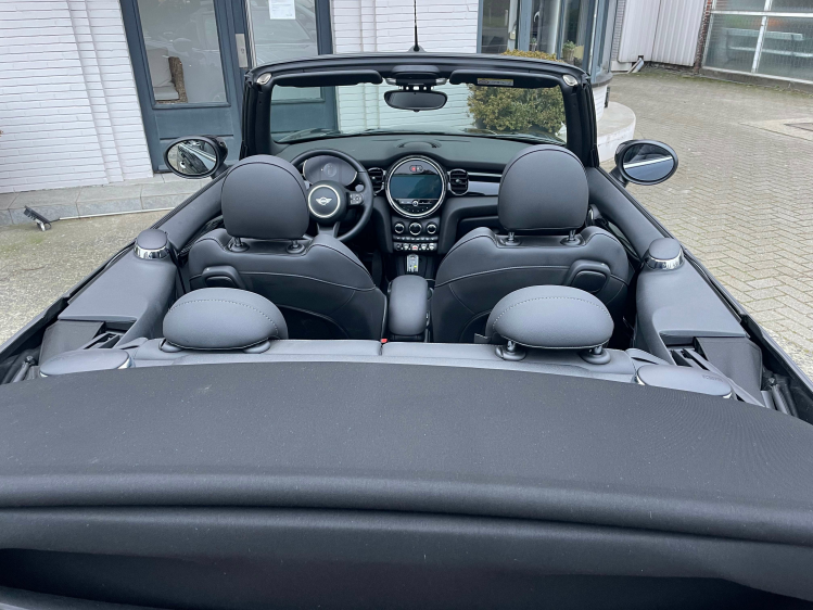 MINI Cooper Cabrio 1.5AUT/ SPORTNAVI/CAMERA/LEDER/PDC Geert De Bock
