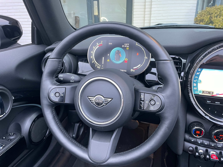 MINI Cooper Cabrio 1.5AUT/ SPORTNAVI/CAMERA/LEDER/PDC Geert De Bock