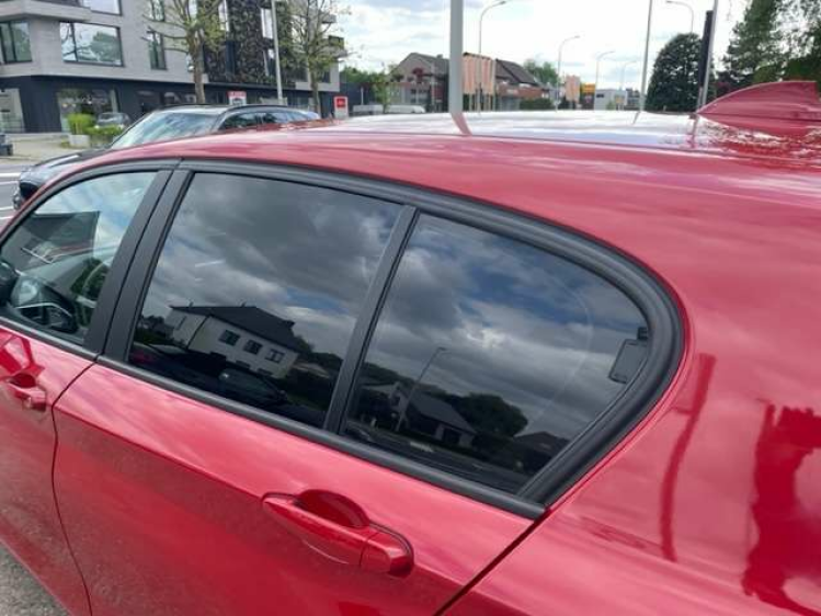 BMW 116 BLACK SPORT / NAVI/LEDER/ALU BLACK Geert De Bock