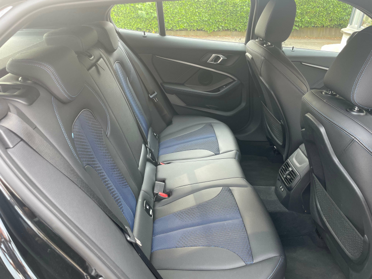 BMW 118 118iAUT M SPORT/NAVI/PDC/18