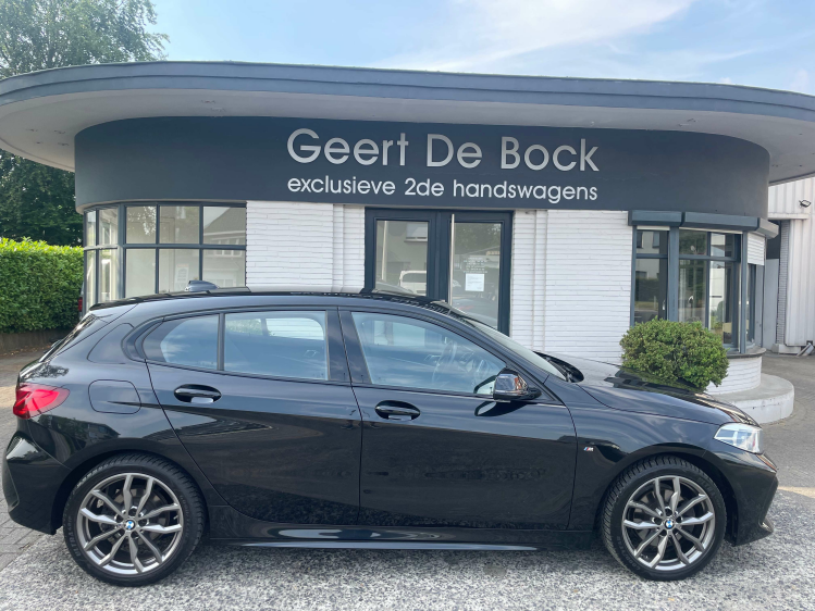 BMW 118 118iAUT M SPORT/NAVI/PDC/18